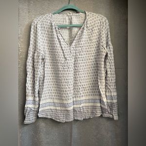 White and navy blue long sleeve top, size L